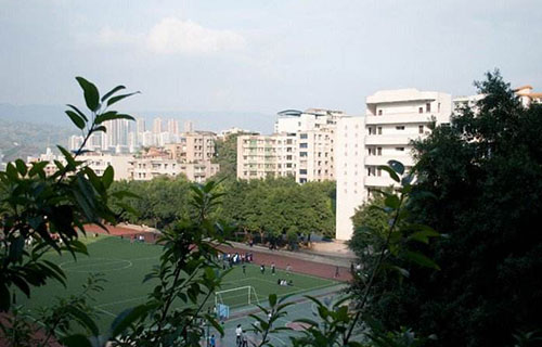 綦江縣古南鎮(zhèn)登瀛學(xué)?！赋踔胁俊?></a></div>
            <dl>
              <dt><a href=