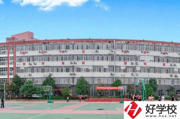 長(zhǎng)沙中部鐵路航空中等職業(yè)學(xué)校怎么樣？專(zhuān)業(yè)有哪些？