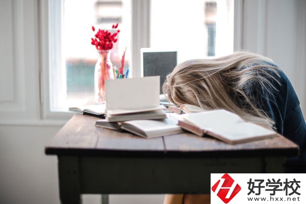 湖南省耒陽師范學校宿舍有沒有空調(diào)？寢室壞境怎么樣？