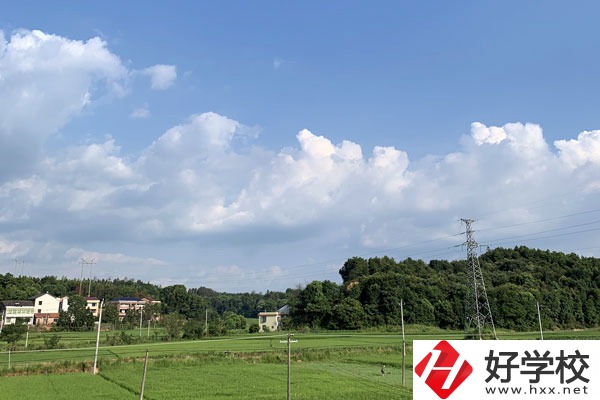 婁底市工貿(mào)職業(yè)中專學(xué)校有哪些專業(yè)？就業(yè)前景怎么樣？