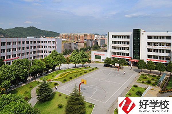 在瀘溪縣第一職業(yè)中學(xué)學(xué)平面設(shè)計(jì)怎么樣？