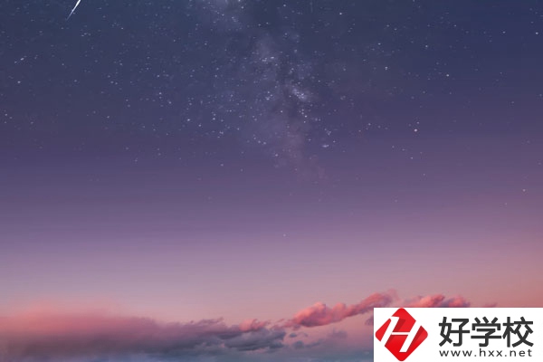 湖南經貿職業(yè)中專學校有哪些特色專業(yè)？