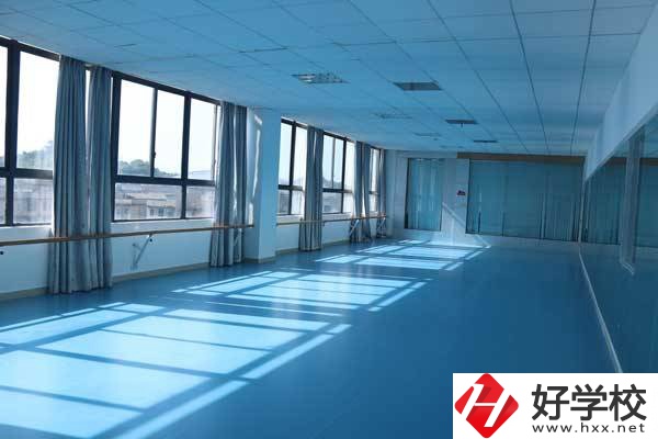 長沙華中涉外職業(yè)高中有哪些熱門專業(yè)？