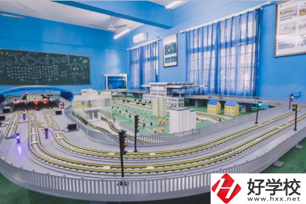 株洲軌道交通職業(yè)技術(shù)學(xué)校位置在哪里？乘車路線有哪些？