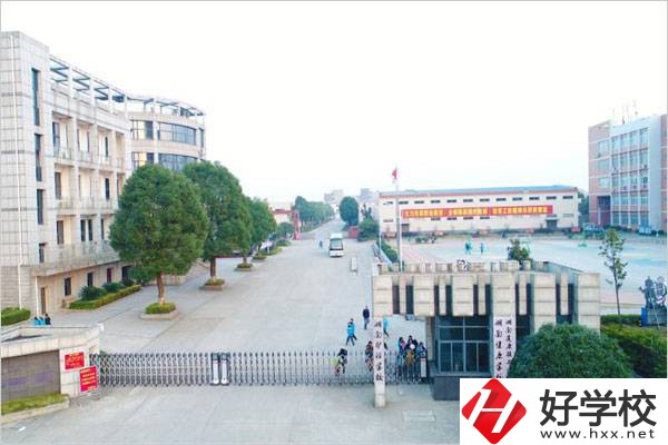 湖南護理學校是公辦還是民辦？辦學條件好不好？