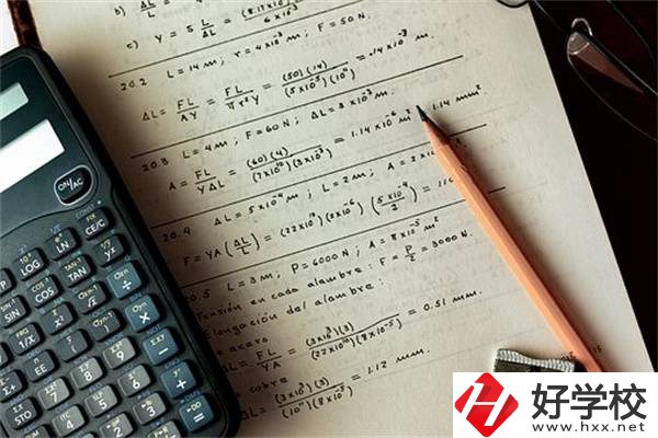 在湖南選職校要不要看招生簡章？有什么內(nèi)容？