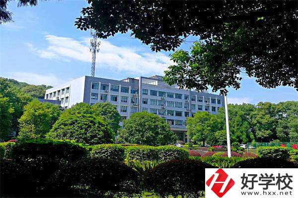 邵陽(yáng)機(jī)電學(xué)校在哪個(gè)位置？是公辦學(xué)校嗎？