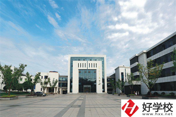 衡陽(yáng)市高級(jí)技工學(xué)校辦學(xué)條件怎么樣？設(shè)施設(shè)備好不好？