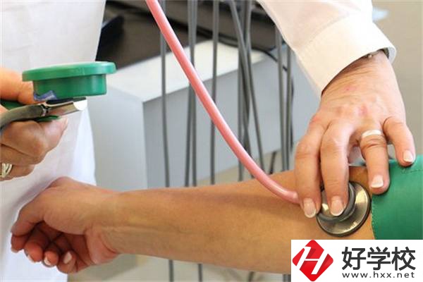 郴州有開設護理專業(yè)的中職嗎？哪些專業(yè)開設較多？
