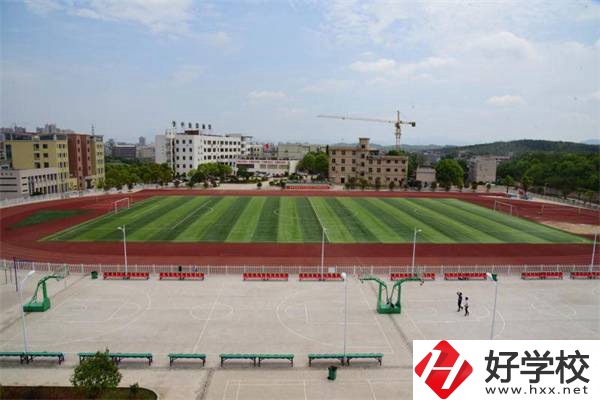 湖南有沒有招收復(fù)讀生的中專學(xué)校？有哪些招生專業(yè)？