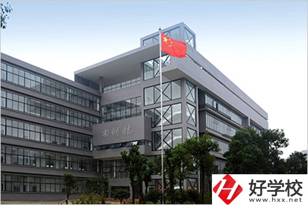 湘潭鋼鐵集團(tuán)職業(yè)中專學(xué)校有哪些辦學(xué)優(yōu)勢？