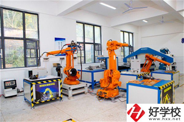 邵陽(yáng)市機(jī)電職業(yè)技術(shù)學(xué)校有哪些助學(xué)政策？