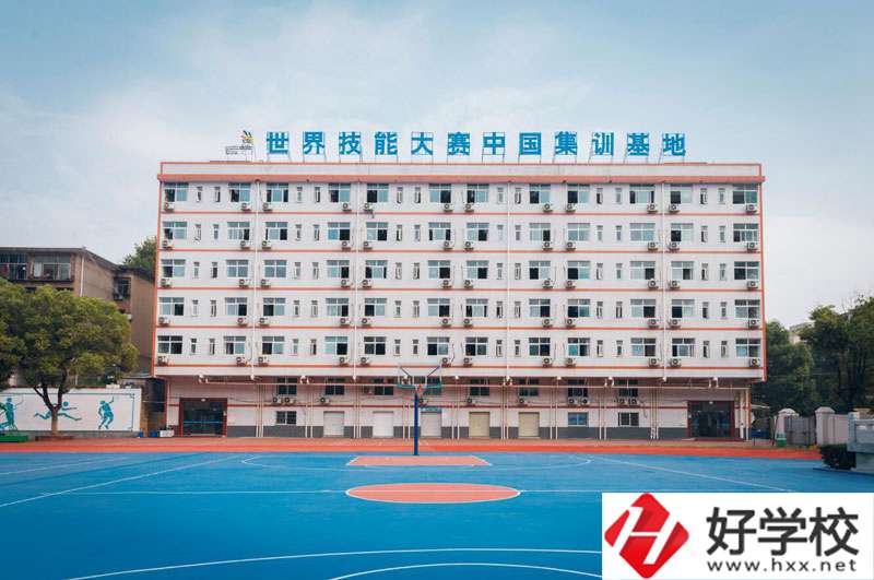 長沙建筑工程學(xué)校值不值得報(bào)考？從三個(gè)方面進(jìn)行分析