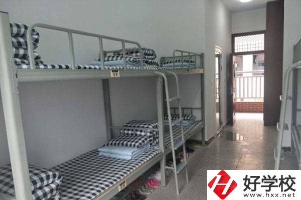 安化縣職業(yè)中專學?？梢詫W茶嗎?學費貴嗎?