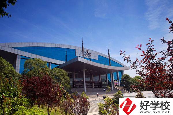 湖南獵鷹技工學(xué)校的辦學(xué)條件怎么樣？