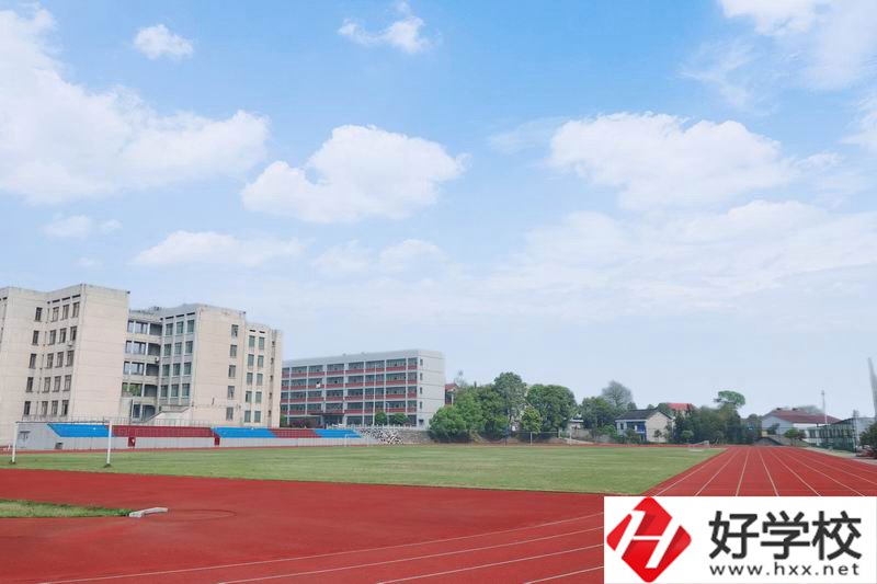 益陽(yáng)高級(jí)技工學(xué)校怎么樣？師資力量怎么樣？