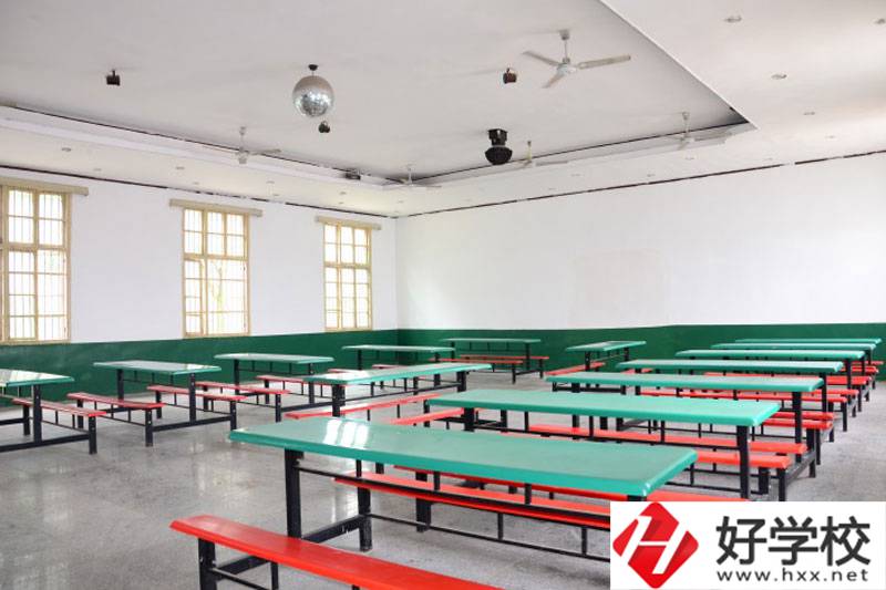 衡陽計(jì)算機(jī)學(xué)校怎么樣？有些什么專業(yè)？