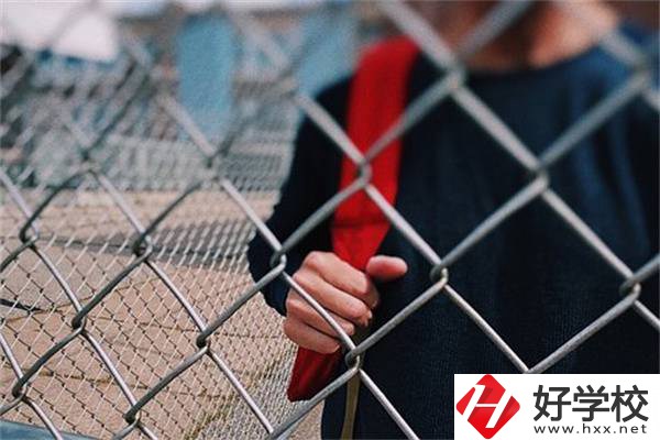 在湖南讀高中和讀職高有什么不同？職高生有什么優(yōu)勢？