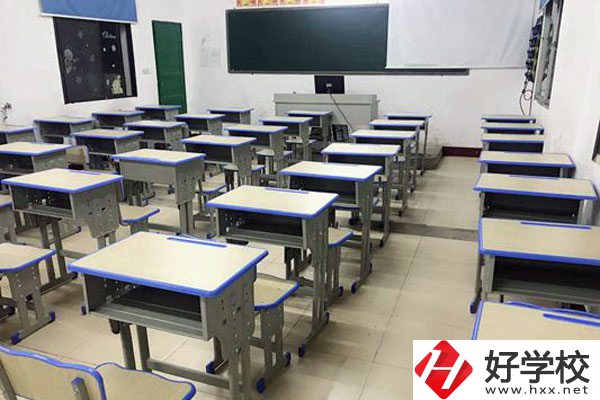 株洲英泰軟件工程技術(shù)學(xué)校有哪些專業(yè)和專業(yè)方向？