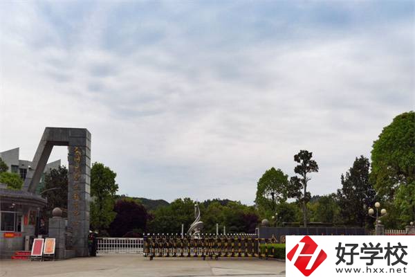懷化分?jǐn)?shù)低可以讀的公辦中專有哪些？專業(yè)好就業(yè)嗎？
