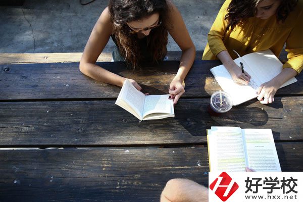 在懷化有什么職?？梢詫W習幼師？好不好？