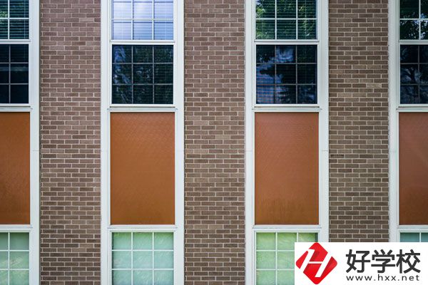 資興市職業(yè)中專環(huán)境好不好？宿舍怎么樣？