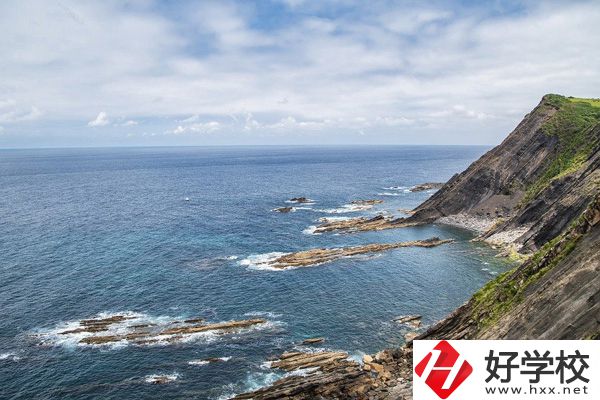 華容縣職業(yè)中專學(xué)校有高考班嗎？升學(xué)率怎么樣？