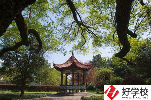長(zhǎng)沙市望城區(qū)職業(yè)中等專(zhuān)業(yè)學(xué)校的官網(wǎng)是什么？