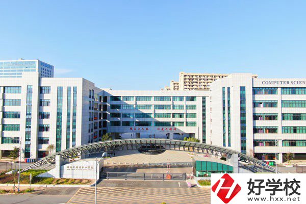 在湖南學(xué)外語可以讀什么職校？最新招生要求是什么？