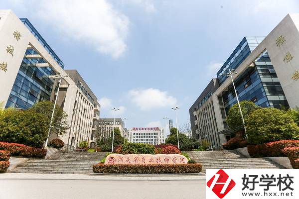 株洲比較好的廚師培訓(xùn)學(xué)校有哪些？烹飪專業(yè)好就業(yè)嗎？