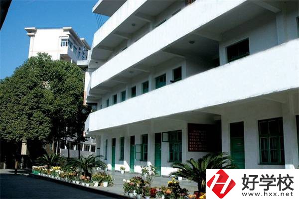 湘西學(xué)什么專業(yè)好就業(yè)？有什么學(xué)校推薦？