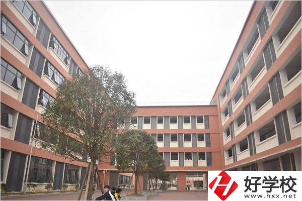 湘西學(xué)什么專業(yè)好就業(yè)？有什么學(xué)校推薦？