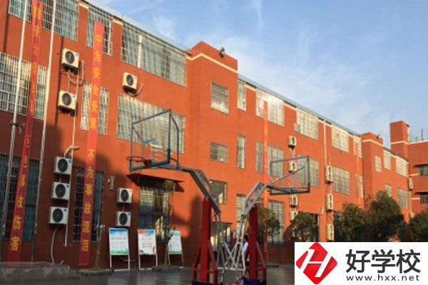 長沙市英藍(lán)中等職業(yè)學(xué)校怎么樣？收費(fèi)標(biāo)準(zhǔn)如何？