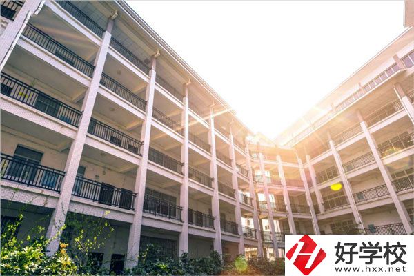 在湘西州有哪些公立技校？