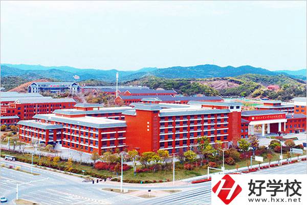 湖南省陶瓷技師學(xué)院有什么樣的辦學(xué)特色？