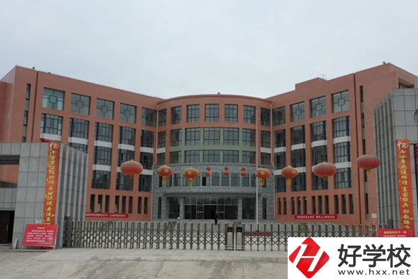 花垣縣職業(yè)高級中學(xué)的辦學(xué)優(yōu)勢有哪些？招生要求高嗎？