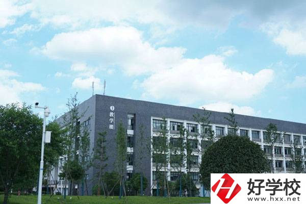 湘潭吉利汽車(chē)技術(shù)職校怎么樣？有哪些專(zhuān)業(yè)？