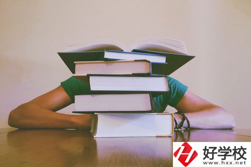 如何選擇一個(gè)適合自己的懷化中專學(xué)校？