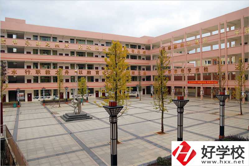 祁陽(yáng)縣職業(yè)中等專(zhuān)業(yè)學(xué)校師資情況如何？