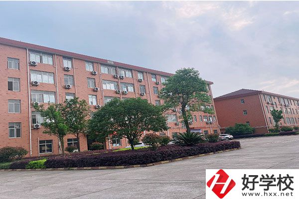 湖南華航鐵路科技技工學校有什么優(yōu)勢？值得報考嗎？