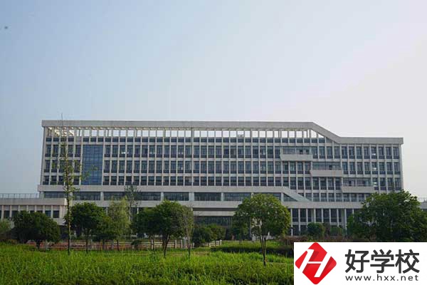 益陽職業(yè)技術(shù)學(xué)院中職部汽車維修專業(yè)值得學(xué)嗎？