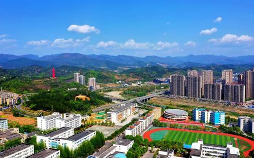 四川信息職業(yè)技術(shù)學(xué)院在哪個城市?