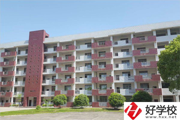 長沙高級(jí)技工學(xué)校教學(xué)樓