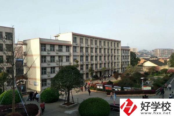 湖南有學(xué)服裝設(shè)計與工藝專業(yè)的職校嗎？就業(yè)情況如何？