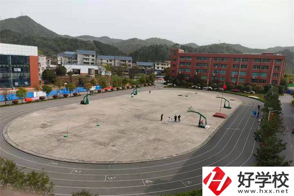 懷化洪江市有哪些中專學(xué)校？有什么辦學(xué)特色？