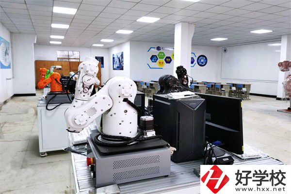 長沙民辦重點(diǎn)中專有哪些？收費(fèi)如何？
