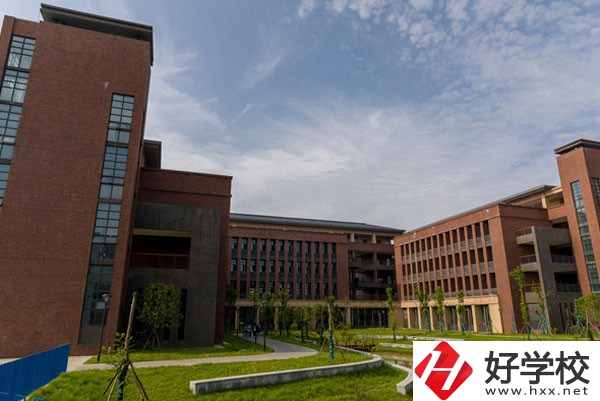 常德有哪些外語(yǔ)中職學(xué)校？開(kāi)設(shè)有什么專業(yè)？