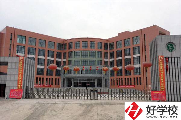 湘西花垣縣有中專學(xué)校嗎？學(xué)校怎么樣？