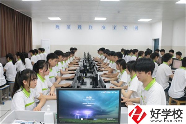 郴州汝城縣職校有統(tǒng)一的校服嗎？