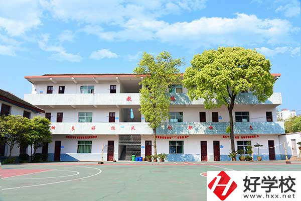 懷化有學舞蹈的中專學校嗎？招生人數多嗎？